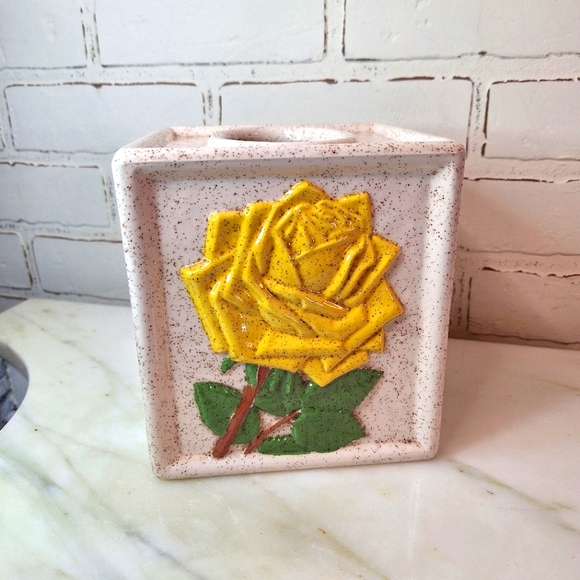 Ceramic Vtg Tissue Cover Box with Green Leaves Pink Flowers 1980s - Picture 1 of 6